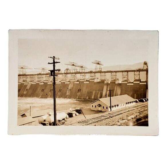 Vtg B&W Original Photos 1940s Grand Coulee Dam Lot of 5 Scenic Snapshot - Picture 7 of 9